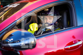 2022-03-17 - CORREA Bruno, Medical Car driver during the Formula 1 Gulf Air Bahrain Grand Prix 2022, 1st round of the 2022 FIA Formula One World Championship, on the Bahrain International Circuit, from March 18 to 20, 2022 in Sakhir, Bahrain - FORMULA 1 GULF AIR BAHRAIN GRAND PRIX 2022, 1ST ROUND OF THE 2022 FIA FORMULA ONE WORLD CHAMPIONSHIP - FORMULA 1 - MOTORS