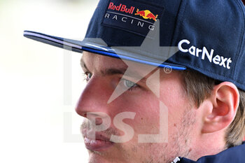 2022-03-17 - VERSTAPPEN Max (ned), Red Bull Racing RB18, portrait during the Formula 1 Gulf Air Bahrain Grand Prix 2022, 1st round of the 2022 FIA Formula One World Championship, on the Bahrain International Circuit, from March 18 to 20, 2022 in Sakhir, Bahrain - FORMULA 1 GULF AIR BAHRAIN GRAND PRIX 2022, 1ST ROUND OF THE 2022 FIA FORMULA ONE WORLD CHAMPIONSHIP - FORMULA 1 - MOTORS