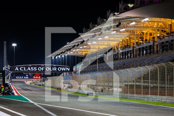 2022-03-17 - Track details during the Formula 1 Gulf Air Bahrain Grand Prix 2022, 1st round of the 2022 FIA Formula One World Championship, on the Bahrain International Circuit, from March 18 to 20, 2022 in Sakhir, Bahrain - FORMULA 1 GULF AIR BAHRAIN GRAND PRIX 2022, 1ST ROUND OF THE 2022 FIA FORMULA ONE WORLD CHAMPIONSHIP - FORMULA 1 - MOTORS