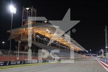 2022-03-17 - Bahrain circuit ambiance during the Formula 1 Gulf Air Bahrain Grand Prix 2022, 1st round of the 2022 FIA Formula One World Championship, on the Bahrain International Circuit, from March 18 to 20, 2022 in Sakhir, Bahrain - FORMULA 1 GULF AIR BAHRAIN GRAND PRIX 2022, 1ST ROUND OF THE 2022 FIA FORMULA ONE WORLD CHAMPIONSHIP - FORMULA 1 - MOTORS