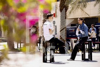2022-03-17 - RUSSELL George (gbr), Mercedes AMG F1 Team W13, portrait interview DANZ Melissa Jimenez during the Formula 1 Gulf Air Bahrain Grand Prix 2022, 1st round of the 2022 FIA Formula One World Championship, on the Bahrain International Circuit, from March 18 to 20, 2022 in Sakhir, Bahrain - FORMULA 1 GULF AIR BAHRAIN GRAND PRIX 2022, 1ST ROUND OF THE 2022 FIA FORMULA ONE WORLD CHAMPIONSHIP - FORMULA 1 - MOTORS