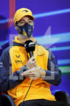 2022-03-17 - RICCIARDO Daniel (aus), McLaren F1 Team MCL36, portrait press conference during the Formula 1 Gulf Air Bahrain Grand Prix 2022, 1st round of the 2022 FIA Formula One World Championship, on the Bahrain International Circuit, from March 18 to 20, 2022 in Sakhir, Bahrain - FORMULA 1 GULF AIR BAHRAIN GRAND PRIX 2022, 1ST ROUND OF THE 2022 FIA FORMULA ONE WORLD CHAMPIONSHIP - FORMULA 1 - MOTORS