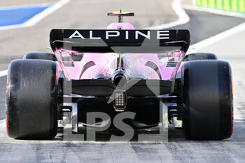 2022-03-17 - 31 OCON Esteban (fra), Alpine F1 Team A522, mechanical detail rear diffusor during the Formula 1 Gulf Air Bahrain Grand Prix 2022, 1st round of the 2022 FIA Formula One World Championship, on the Bahrain International Circuit, from March 18 to 20, 2022 in Sakhir, Bahrain - FORMULA 1 GULF AIR BAHRAIN GRAND PRIX 2022, 1ST ROUND OF THE 2022 FIA FORMULA ONE WORLD CHAMPIONSHIP - FORMULA 1 - MOTORS