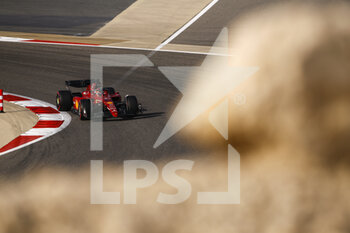 2022-03-17 - 16 LECLERC Charles (mco), Scuderia Ferrari F1-75, action during the Formula 1 Gulf Air Bahrain Grand Prix 2022, 1st round of the 2022 FIA Formula One World Championship, on the Bahrain International Circuit, from March 18 to 20, 2022 in Sakhir, Bahrain - FORMULA 1 GULF AIR BAHRAIN GRAND PRIX 2022, 1ST ROUND OF THE 2022 FIA FORMULA ONE WORLD CHAMPIONSHIP - FORMULA 1 - MOTORS