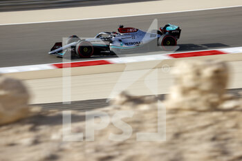 2022-03-17 - 63 RUSSELL George (gbr), Mercedes AMG F1 Team W13, action during the Formula 1 Gulf Air Bahrain Grand Prix 2022, 1st round of the 2022 FIA Formula One World Championship, on the Bahrain International Circuit, from March 18 to 20, 2022 in Sakhir, Bahrain - FORMULA 1 GULF AIR BAHRAIN GRAND PRIX 2022, 1ST ROUND OF THE 2022 FIA FORMULA ONE WORLD CHAMPIONSHIP - FORMULA 1 - MOTORS