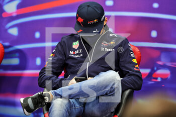 2022-03-18 - VERSTAPPEN Max (ned), Red Bull Racing RB18, portrait press conference during the Formula 1 Gulf Air Bahrain Grand Prix 2022, 1st round of the 2022 FIA Formula One World Championship, on the Bahrain International Circuit, from March 18 to 20, 2022 in Sakhir, Bahrain - FORMULA 1 GULF AIR BAHRAIN GRAND PRIX 2022, 1ST ROUND OF THE 2022 FIA FORMULA ONE WORLD CHAMPIONSHIP - FORMULA 1 - MOTORS