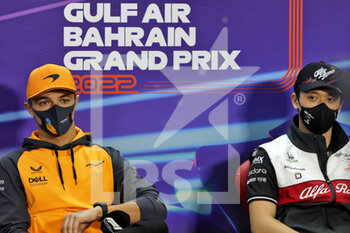 2022-03-18 - NORRIS Lando (gbr), McLaren F1 Team MCL36, portrait ZHOU Guanyu (chi), Alfa Romeo F1 Team ORLEN C42, portrait press conference during the Formula 1 Gulf Air Bahrain Grand Prix 2022, 1st round of the 2022 FIA Formula One World Championship, on the Bahrain International Circuit, from March 18 to 20, 2022 in Sakhir, Bahrain - FORMULA 1 GULF AIR BAHRAIN GRAND PRIX 2022, 1ST ROUND OF THE 2022 FIA FORMULA ONE WORLD CHAMPIONSHIP - FORMULA 1 - MOTORS