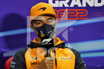 2022-03-18 - NORRIS Lando (gbr), McLaren F1 Team MCL36, portrait press conference during the Formula 1 Gulf Air Bahrain Grand Prix 2022, 1st round of the 2022 FIA Formula One World Championship, on the Bahrain International Circuit, from March 18 to 20, 2022 in Sakhir, Bahrain - FORMULA 1 GULF AIR BAHRAIN GRAND PRIX 2022, 1ST ROUND OF THE 2022 FIA FORMULA ONE WORLD CHAMPIONSHIP - FORMULA 1 - MOTORS