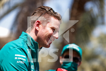 2022-03-18 - HULKENBERG Nico (ger), Reserve Driver of Aston Martin F1 Team, portrait during the Formula 1 Gulf Air Bahrain Grand Prix 2022, 1st round of the 2022 FIA Formula One World Championship, on the Bahrain International Circuit, from March 18 to 20, 2022 in Sakhir, Bahrain - FORMULA 1 GULF AIR BAHRAIN GRAND PRIX 2022, 1ST ROUND OF THE 2022 FIA FORMULA ONE WORLD CHAMPIONSHIP - FORMULA 1 - MOTORS