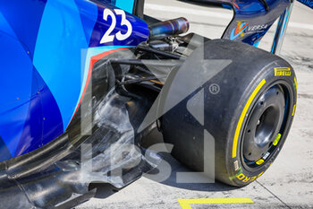 2022-03-18 - Williams Racing FW44, mechanical detail of the floor, diffuser and rear suspensions during the Formula 1 Gulf Air Bahrain Grand Prix 2022, 1st round of the 2022 FIA Formula One World Championship, on the Bahrain International Circuit, from March 18 to 20, 2022 in Sakhir, Bahrain - FORMULA 1 GULF AIR BAHRAIN GRAND PRIX 2022, 1ST ROUND OF THE 2022 FIA FORMULA ONE WORLD CHAMPIONSHIP - FORMULA 1 - MOTORS