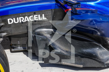 2022-03-18 - Williams Racing FW44, mechanical detail of the floor, barge boards and sidepod during the Formula 1 Gulf Air Bahrain Grand Prix 2022, 1st round of the 2022 FIA Formula One World Championship, on the Bahrain International Circuit, from March 18 to 20, 2022 in Sakhir, Bahrain - FORMULA 1 GULF AIR BAHRAIN GRAND PRIX 2022, 1ST ROUND OF THE 2022 FIA FORMULA ONE WORLD CHAMPIONSHIP - FORMULA 1 - MOTORS