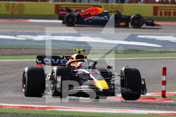 2022-03-18 - 11 PEREZ Sergio (mex), Red Bull Racing RB18, action during the Formula 1 Gulf Air Bahrain Grand Prix 2022, 1st round of the 2022 FIA Formula One World Championship, on the Bahrain International Circuit, from March 18 to 20, 2022 in Sakhir, Bahrain - FORMULA 1 GULF AIR BAHRAIN GRAND PRIX 2022, 1ST ROUND OF THE 2022 FIA FORMULA ONE WORLD CHAMPIONSHIP - FORMULA 1 - MOTORS