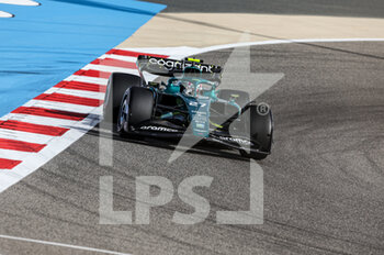2022-03-18 - 27 HULKENBERG Nico (ger), Aston Martin F1 Team AMR22, action during the Formula 1 Gulf Air Bahrain Grand Prix 2022, 1st round of the 2022 FIA Formula One World Championship, on the Bahrain International Circuit, from March 18 to 20, 2022 in Sakhir, Bahrain - FORMULA 1 GULF AIR BAHRAIN GRAND PRIX 2022, 1ST ROUND OF THE 2022 FIA FORMULA ONE WORLD CHAMPIONSHIP - FORMULA 1 - MOTORS