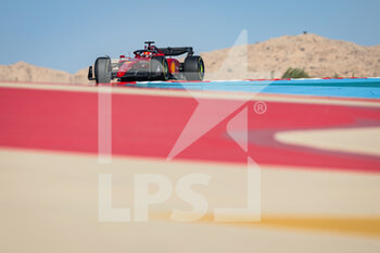 2022-03-18 - 16 LECLERC Charles (mco), Scuderia Ferrari F1-75, action during the Formula 1 Gulf Air Bahrain Grand Prix 2022, 1st round of the 2022 FIA Formula One World Championship, on the Bahrain International Circuit, from March 18 to 20, 2022 in Sakhir, Bahrain - FORMULA 1 GULF AIR BAHRAIN GRAND PRIX 2022, 1ST ROUND OF THE 2022 FIA FORMULA ONE WORLD CHAMPIONSHIP - FORMULA 1 - MOTORS