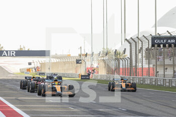 2022-03-18 - 04 NORRIS Lando (gbr), McLaren F1 Team MCL36, action 03 RICCIARDO Daniel (aus), McLaren F1 Team MCL36, action during the Formula 1 Gulf Air Bahrain Grand Prix 2022, 1st round of the 2022 FIA Formula One World Championship, on the Bahrain International Circuit, from March 18 to 20, 2022 in Sakhir, Bahrain - FORMULA 1 GULF AIR BAHRAIN GRAND PRIX 2022, 1ST ROUND OF THE 2022 FIA FORMULA ONE WORLD CHAMPIONSHIP - FORMULA 1 - MOTORS