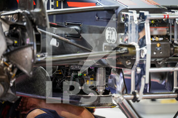 2022-03-18 - Red Bull Racing Honda RB18, mechanical detail of the floor, dumper, electronics and cockpit during the Formula 1 Gulf Air Bahrain Grand Prix 2022, 1st round of the 2022 FIA Formula One World Championship, on the Bahrain International Circuit, from March 18 to 20, 2022 in Sakhir, Bahrain - FORMULA 1 GULF AIR BAHRAIN GRAND PRIX 2022, 1ST ROUND OF THE 2022 FIA FORMULA ONE WORLD CHAMPIONSHIP - FORMULA 1 - MOTORS