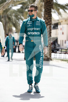 2022-03-19 - HULKENBERG Nico (ger), Reserve Driver of Aston Martin F1 Team, portrait during the Formula 1 Gulf Air Bahrain Grand Prix 2022, 1st round of the 2022 FIA Formula One World Championship, on the Bahrain International Circuit, from March 18 to 20, 2022 in Sakhir, Bahrain - FORMULA 1 GULF AIR BAHRAIN GRAND PRIX 2022, 1ST ROUND OF THE 2022 FIA FORMULA ONE WORLD CHAMPIONSHIP - FORMULA 1 - MOTORS