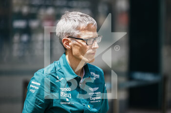 2022-03-19 - KRACK Mike (her), Team Principal and CEO of Aston Martin F1 Team, portrait during the Formula 1 Gulf Air Bahrain Grand Prix 2022, 1st round of the 2022 FIA Formula One World Championship, on the Bahrain International Circuit, from March 18 to 20, 2022 in Sakhir, Bahrain - FORMULA 1 GULF AIR BAHRAIN GRAND PRIX 2022, 1ST ROUND OF THE 2022 FIA FORMULA ONE WORLD CHAMPIONSHIP - FORMULA 1 - MOTORS