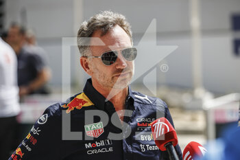 2022-03-19 - HORNER Christian (gbr), Team Principal of Red Bull Racing, portrait during the Formula 1 Gulf Air Bahrain Grand Prix 2022, 1st round of the 2022 FIA Formula One World Championship, on the Bahrain International Circuit, from March 18 to 20, 2022 in Sakhir, Bahrain - FORMULA 1 GULF AIR BAHRAIN GRAND PRIX 2022, 1ST ROUND OF THE 2022 FIA FORMULA ONE WORLD CHAMPIONSHIP - FORMULA 1 - MOTORS