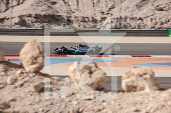 2022-03-19 - 44 HAMILTON Lewis (gbr), Mercedes AMG F1 Team W13, action during the Formula 1 Gulf Air Bahrain Grand Prix 2022, 1st round of the 2022 FIA Formula One World Championship, on the Bahrain International Circuit, from March 18 to 20, 2022 in Sakhir, Bahrain - FORMULA 1 GULF AIR BAHRAIN GRAND PRIX 2022, 1ST ROUND OF THE 2022 FIA FORMULA ONE WORLD CHAMPIONSHIP - FORMULA 1 - MOTORS