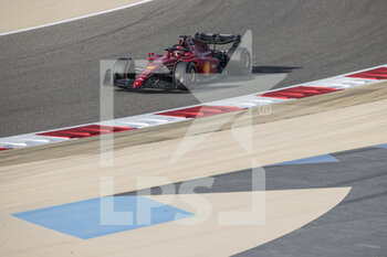 2022-03-19 - 16 LECLERC Charles (mco), Scuderia Ferrari F1-75, action during the Formula 1 Gulf Air Bahrain Grand Prix 2022, 1st round of the 2022 FIA Formula One World Championship, on the Bahrain International Circuit, from March 18 to 20, 2022 in Sakhir, Bahrain - FORMULA 1 GULF AIR BAHRAIN GRAND PRIX 2022, 1ST ROUND OF THE 2022 FIA FORMULA ONE WORLD CHAMPIONSHIP - FORMULA 1 - MOTORS