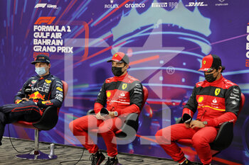 2022-03-19 - LECLERC Charles (mco), Scuderia Ferrari F1-75, portrait VERSTAPPEN Max (ned), Red Bull Racing RB18, portrait SAINZ Carlos (spa), Scuderia Ferrari F1-75, portrait during the Formula 1 Gulf Air Bahrain Grand Prix 2022, 1st round of the 2022 FIA Formula One World Championship, on the Bahrain International Circuit, from March 18 to 20, 2022 in Sakhir, Bahrain - FORMULA 1 GULF AIR BAHRAIN GRAND PRIX 2022, 1ST ROUND OF THE 2022 FIA FORMULA ONE WORLD CHAMPIONSHIP - FORMULA 1 - MOTORS