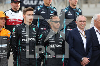 2022-03-20 - RUSSELL George (gbr), Mercedes AMG F1 Team W13, portrait HAMILTON Lewis (gbr), Mercedes AMG F1 Team W13, portrait during the Formula 1 Gulf Air Bahrain Grand Prix 2022, 1st round of the 2022 FIA Formula One World Championship, on the Bahrain International Circuit, from March 18 to 20, 2022 in Sakhir, Bahrain - FORMULA 1 GULF AIR BAHRAIN GRAND PRIX 2022, 1ST ROUND OF THE 2022 FIA FORMULA ONE WORLD CHAMPIONSHIP - FORMULA 1 - MOTORS