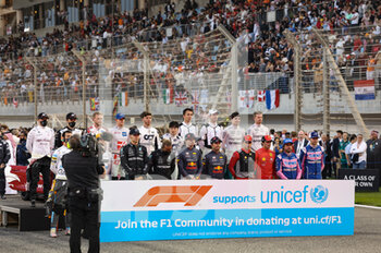 2022-03-20 - Pilotes drivers pose for Unicef during the Formula 1 Gulf Air Bahrain Grand Prix 2022, 1st round of the 2022 FIA Formula One World Championship, on the Bahrain International Circuit, from March 18 to 20, 2022 in Sakhir, Bahrain - FORMULA 1 GULF AIR BAHRAIN GRAND PRIX 2022, 1ST ROUND OF THE 2022 FIA FORMULA ONE WORLD CHAMPIONSHIP - FORMULA 1 - MOTORS