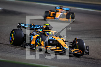 2022-03-20 - 04 NORRIS Lando (gbr), McLaren F1 Team MCL36, 03 RICCIARDO Daniel (aus), McLaren F1 Team MCL36, action during the Formula 1 Gulf Air Bahrain Grand Prix 2022, 1st round of the 2022 FIA Formula One World Championship, on the Bahrain International Circuit, from March 18 to 20, 2022 in Sakhir, Bahrain - FORMULA 1 GULF AIR BAHRAIN GRAND PRIX 2022, 1ST ROUND OF THE 2022 FIA FORMULA ONE WORLD CHAMPIONSHIP - FORMULA 1 - MOTORS