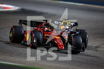 2022-03-20 - 01 VERSTAPPEN Max (nld), Red Bull Racing RB18, 16 LECLERC Charles (mco), Scuderia Ferrari F1-75, action during the Formula 1 Gulf Air Bahrain Grand Prix 2022, 1st round of the 2022 FIA Formula One World Championship, on the Bahrain International Circuit, from March 18 to 20, 2022 in Sakhir, Bahrain - FORMULA 1 GULF AIR BAHRAIN GRAND PRIX 2022, 1ST ROUND OF THE 2022 FIA FORMULA ONE WORLD CHAMPIONSHIP - FORMULA 1 - MOTORS