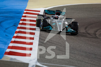 2022-03-20 - 63 RUSSELL George (gbr), Mercedes AMG F1 Team W13, action during the Formula 1 Gulf Air Bahrain Grand Prix 2022, 1st round of the 2022 FIA Formula One World Championship, on the Bahrain International Circuit, from March 18 to 20, 2022 in Sakhir, Bahrain - FORMULA 1 GULF AIR BAHRAIN GRAND PRIX 2022, 1ST ROUND OF THE 2022 FIA FORMULA ONE WORLD CHAMPIONSHIP - FORMULA 1 - MOTORS