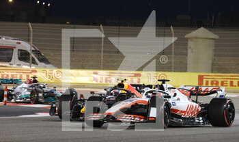2022-03-20 - 20 MAGNUSSEN Kevin (den), Haas F1 Team VF-22 Ferrari, action during the Formula 1 Gulf Air Bahrain Grand Prix 2022, 1st round of the 2022 FIA Formula One World Championship, on the Bahrain International Circuit, from March 18 to 20, 2022 in Sakhir, Bahrain - FORMULA 1 GULF AIR BAHRAIN GRAND PRIX 2022, 1ST ROUND OF THE 2022 FIA FORMULA ONE WORLD CHAMPIONSHIP - FORMULA 1 - MOTORS