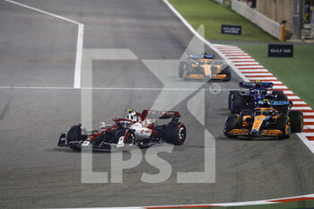 2022-03-20 - 24 ZHOU Guanyu (chi), Alfa Romeo F1 Team ORLEN C42, action during the Formula 1 Gulf Air Bahrain Grand Prix 2022, 1st round of the 2022 FIA Formula One World Championship, on the Bahrain International Circuit, from March 18 to 20, 2022 in Sakhir, Bahrain - FORMULA 1 GULF AIR BAHRAIN GRAND PRIX 2022, 1ST ROUND OF THE 2022 FIA FORMULA ONE WORLD CHAMPIONSHIP - FORMULA 1 - MOTORS