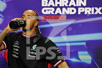 2022-03-20 - HAMILTON Lewis (gbr), Mercedes AMG F1 Team W13, portrait press conference during the Formula 1 Gulf Air Bahrain Grand Prix 2022, 1st round of the 2022 FIA Formula One World Championship, on the Bahrain International Circuit, from March 18 to 20, 2022 in Sakhir, Bahrain - FORMULA 1 GULF AIR BAHRAIN GRAND PRIX 2022, 1ST ROUND OF THE 2022 FIA FORMULA ONE WORLD CHAMPIONSHIP - FORMULA 1 - MOTORS
