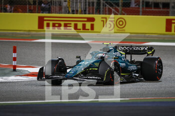 2022-03-20 - 27 HULKENBERG Nico (ger), Aston Martin F1 Team AMR22, action during the Formula 1 Gulf Air Bahrain Grand Prix 2022, 1st round of the 2022 FIA Formula One World Championship, on the Bahrain International Circuit, from March 18 to 20, 2022 in Sakhir, Bahrain - FORMULA 1 GULF AIR BAHRAIN GRAND PRIX 2022, 1ST ROUND OF THE 2022 FIA FORMULA ONE WORLD CHAMPIONSHIP - FORMULA 1 - MOTORS