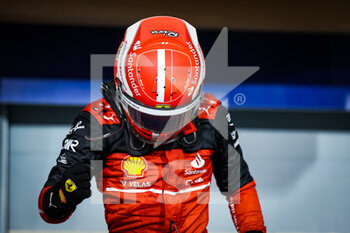 2022-03-20 - LECLERC Charles (mco), Scuderia Ferrari F1-75, portrait celebrating victory during the Formula 1 Gulf Air Bahrain Grand Prix 2022, 1st round of the 2022 FIA Formula One World Championship, on the Bahrain International Circuit, from March 18 to 20, 2022 in Sakhir, Bahrain - FORMULA 1 GULF AIR BAHRAIN GRAND PRIX 2022, 1ST ROUND OF THE 2022 FIA FORMULA ONE WORLD CHAMPIONSHIP - FORMULA 1 - MOTORS