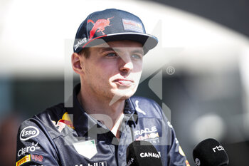 2022-03-25 - VERSTAPPEN Max (ned), Red Bull Racing RB18, portrait during the Formula 1 STC Saudi Arabian Grand Prix 2022, 2nd round of the 2022 FIA Formula One World Championship, on the Jeddah Corniche Circuit, from March 25 to 27, 2022 in Jeddah, Saudi Arabia - FORMULA 1 STC SAUDI ARABIAN GRAND PRIX 2022, 2ND ROUND OF THE 2022 FIA FORMULA ONE WORLD CHAMPIONSHIP - FORMULA 1 - MOTORS