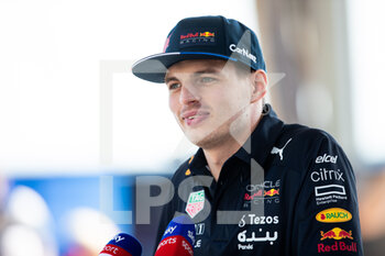 2022-03-25 - VERSTAPPEN Max (ned), Red Bull Racing RB18, portrait during the Formula 1 STC Saudi Arabian Grand Prix 2022, 2nd round of the 2022 FIA Formula One World Championship, on the Jeddah Corniche Circuit, from March 25 to 27, 2022 in Jeddah, Saudi Arabia - FORMULA 1 STC SAUDI ARABIAN GRAND PRIX 2022, 2ND ROUND OF THE 2022 FIA FORMULA ONE WORLD CHAMPIONSHIP - FORMULA 1 - MOTORS