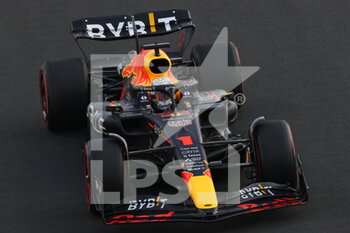 2022-03-26 - 01 VERSTAPPEN Max (nld), Red Bull Racing RB18, action during the Formula 1 STC Saudi Arabian Grand Prix 2022, 2nd round of the 2022 FIA Formula One World Championship, on the Jeddah Corniche Circuit, from March 25 to 27, 2022 in Jeddah, Saudi Arabia - FORMULA 1 STC SAUDI ARABIAN GRAND PRIX 2022, 2ND ROUND OF THE 2022 FIA FORMULA ONE WORLD CHAMPIONSHIP - FORMULA 1 - MOTORS