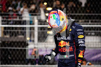 2022-03-26 - PEREZ Sergio (mex), Red Bull Racing RB18, portrait during the Formula 1 STC Saudi Arabian Grand Prix 2022, 2nd round of the 2022 FIA Formula One World Championship, on the Jeddah Corniche Circuit, from March 25 to 27, 2022 in Jeddah, Saudi Arabia - FORMULA 1 STC SAUDI ARABIAN GRAND PRIX 2022, 2ND ROUND OF THE 2022 FIA FORMULA ONE WORLD CHAMPIONSHIP - FORMULA 1 - MOTORS