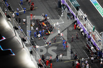 2022-03-27 - starting grid, grille de depart, 01 VERSTAPPEN Max (nld), Red Bull Racing RB18, during the Formula 1 STC Saudi Arabian Grand Prix 2022, 2nd round of the 2022 FIA Formula One World Championship, on the Jeddah Corniche Circuit, from March 25 to 27, 2022 in Jeddah, Saudi Arabia - FORMULA 1 STC SAUDI ARABIAN GRAND PRIX 2022, 2ND ROUND OF THE 2022 FIA FORMULA ONE WORLD CHAMPIONSHIP - FORMULA 1 - MOTORS