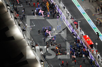 2022-03-27 - 11 PEREZ Sergio (mex), Red Bull Racing RB18, starting grid, grille de depart, during the Formula 1 STC Saudi Arabian Grand Prix 2022, 2nd round of the 2022 FIA Formula One World Championship, on the Jeddah Corniche Circuit, from March 25 to 27, 2022 in Jeddah, Saudi Arabia - FORMULA 1 STC SAUDI ARABIAN GRAND PRIX 2022, 2ND ROUND OF THE 2022 FIA FORMULA ONE WORLD CHAMPIONSHIP - FORMULA 1 - MOTORS