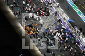 2022-03-27 - 63 RUSSELL George (gbr), Mercedes AMG F1 Team W13, action starting grid, grille de depart, during the Formula 1 STC Saudi Arabian Grand Prix 2022, 2nd round of the 2022 FIA Formula One World Championship, on the Jeddah Corniche Circuit, from March 25 to 27, 2022 in Jeddah, Saudi Arabia - FORMULA 1 STC SAUDI ARABIAN GRAND PRIX 2022, 2ND ROUND OF THE 2022 FIA FORMULA ONE WORLD CHAMPIONSHIP - FORMULA 1 - MOTORS