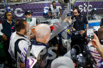 2022-03-27 - PEREZ Sergio (mex), Red Bull Racing RB18, Starting grid during the Formula 1 STC Saudi Arabian Grand Prix 2022, 2nd round of the 2022 FIA Formula One World Championship, on the Jeddah Corniche Circuit, from March 25 to 27, 2022 in Jeddah, Saudi Arabia - FORMULA 1 STC SAUDI ARABIAN GRAND PRIX 2022, 2ND ROUND OF THE 2022 FIA FORMULA ONE WORLD CHAMPIONSHIP - FORMULA 1 - MOTORS