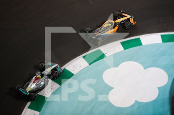 2022-03-27 - 44 HAMILTON Lewis (gbr), Mercedes AMG F1 Team W13, 04 NORRIS Lando (gbr), McLaren F1 Team MCL36, action during the Formula 1 STC Saudi Arabian Grand Prix 2022, 2nd round of the 2022 FIA Formula One World Championship, on the Jeddah Corniche Circuit, from March 25 to 27, 2022 in Jeddah, Saudi Arabia - FORMULA 1 STC SAUDI ARABIAN GRAND PRIX 2022, 2ND ROUND OF THE 2022 FIA FORMULA ONE WORLD CHAMPIONSHIP - FORMULA 1 - MOTORS