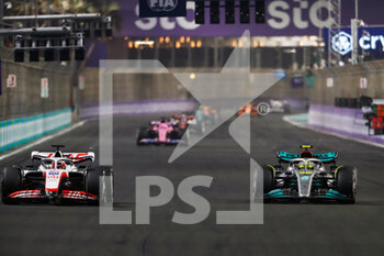 2022-03-27 - 44 HAMILTON Lewis (gbr), Mercedes AMG F1 Team W13, 20 MAGNUSSEN Kevin (dnk), Haas F1 Team VF-22 Ferrari, action during the Formula 1 STC Saudi Arabian Grand Prix 2022, 2nd round of the 2022 FIA Formula One World Championship, on the Jeddah Corniche Circuit, from March 25 to 27, 2022 in Jeddah, Saudi Arabia - FORMULA 1 STC SAUDI ARABIAN GRAND PRIX 2022, 2ND ROUND OF THE 2022 FIA FORMULA ONE WORLD CHAMPIONSHIP - FORMULA 1 - MOTORS