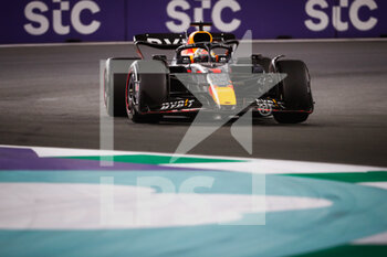 2022-03-27 - 01 VERSTAPPEN Max (nld), Red Bull Racing RB18, action during the Formula 1 STC Saudi Arabian Grand Prix 2022, 2nd round of the 2022 FIA Formula One World Championship, on the Jeddah Corniche Circuit, from March 25 to 27, 2022 in Jeddah, Saudi Arabia - FORMULA 1 STC SAUDI ARABIAN GRAND PRIX 2022, 2ND ROUND OF THE 2022 FIA FORMULA ONE WORLD CHAMPIONSHIP - FORMULA 1 - MOTORS