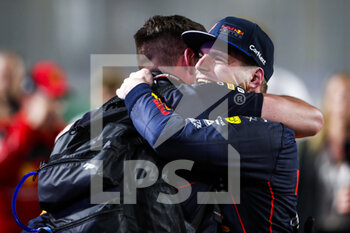 2022-03-27 - VERSTAPPEN Max (ned), Red Bull Racing RB18 celebrating his win during the Formula 1 STC Saudi Arabian Grand Prix 2022, 2nd round of the 2022 FIA Formula One World Championship, on the Jeddah Corniche Circuit, from March 25 to 27, 2022 in Jeddah, Saudi Arabia - FORMULA 1 STC SAUDI ARABIAN GRAND PRIX 2022, 2ND ROUND OF THE 2022 FIA FORMULA ONE WORLD CHAMPIONSHIP - FORMULA 1 - MOTORS