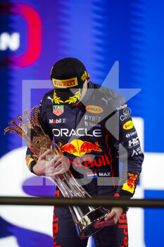2022-03-27 - VERSTAPPEN Max (ned), Red Bull Racing RB18, podium during the Formula 1 STC Saudi Arabian Grand Prix 2022, 2nd round of the 2022 FIA Formula One World Championship, on the Jeddah Corniche Circuit, from March 25 to 27, 2022 in Jeddah, Saudi Arabia - FORMULA 1 STC SAUDI ARABIAN GRAND PRIX 2022, 2ND ROUND OF THE 2022 FIA FORMULA ONE WORLD CHAMPIONSHIP - FORMULA 1 - MOTORS