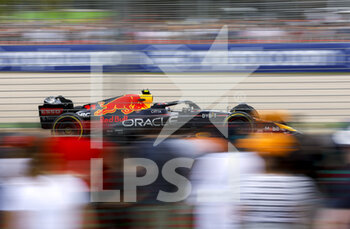 2022-04-06 - 11 PEREZ Sergio (mex), Red Bull Racing RB18, action during the Formula 1 Heineken Australian Grand Prix 2022, 3rd round of the 2022 FIA Formula One World Championship, on the Albert Park Circuit, from April 8 to 10, 2022 in Melbourne, Australia - FORMULA 1 HEINEKEN AUSTRALIAN GRAND PRIX 2022, 3RD ROUND OF THE 2022 FIA FORMULA ONE WORLD CHAMPIONSHIP - FORMULA 1 - MOTORS